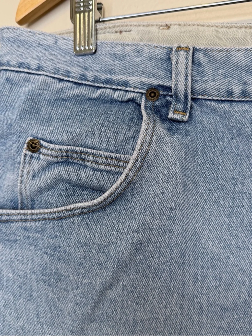 Wrangler Mid-Plus Size High Rise VTG Light Blue Frayed Hem Denim Cut Off Shorts - Picture 5 of 12